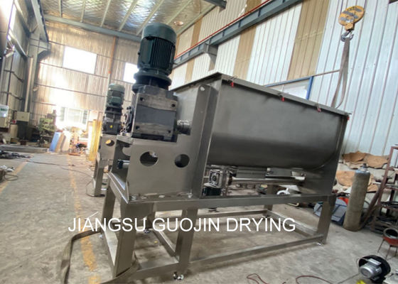 電気暖房SSの横のリボンの粉のミキサー4KW