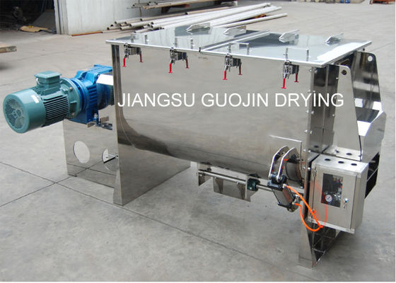 電気暖房SSの横のリボンの粉のミキサー4KW